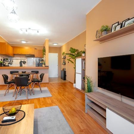 Cosy Green Apt Close To Macedonia Square Sofia Exterior foto