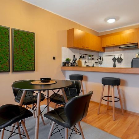 Cosy Green Apt Close To Macedonia Square Sofia Exterior foto