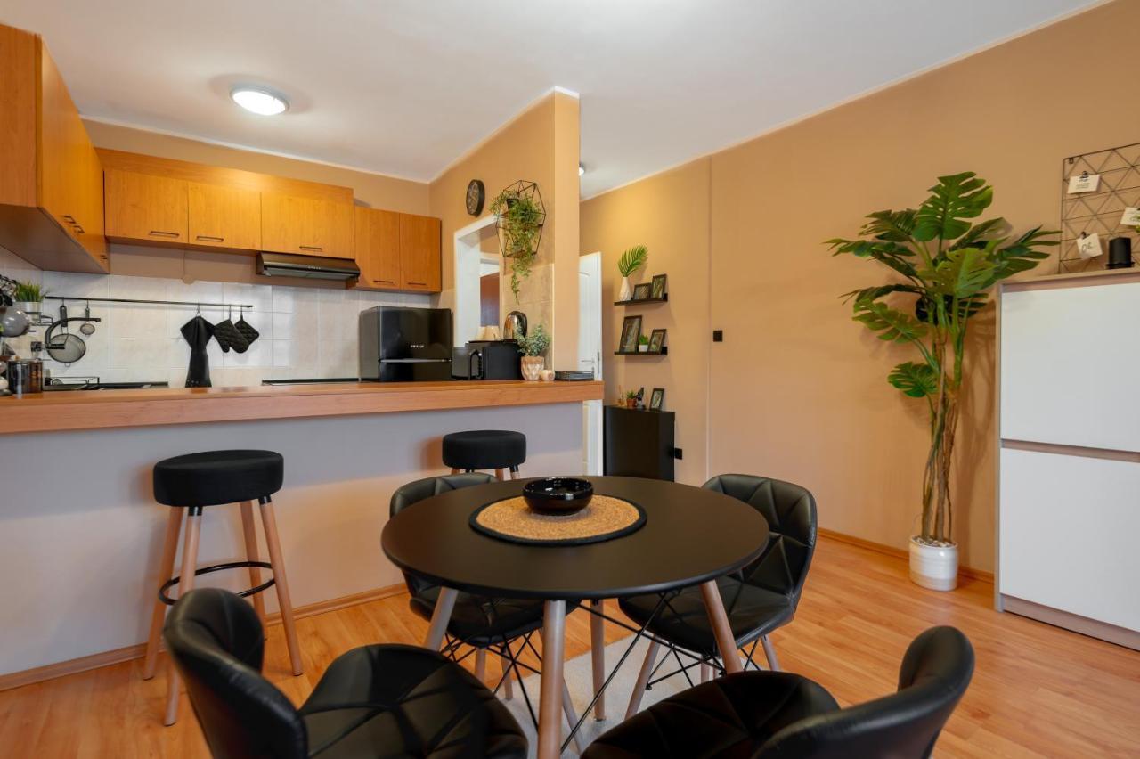 Cosy Green Apt Close To Macedonia Square Sofia Exterior foto