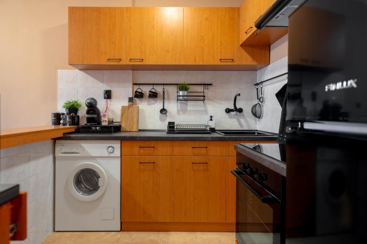 Cosy Green Apt Close To Macedonia Square Sofia Exterior foto