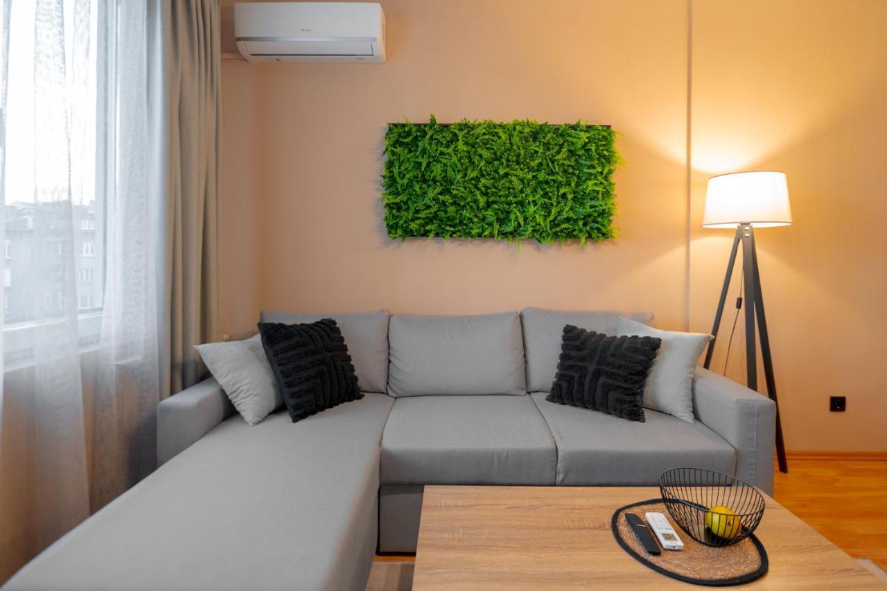 Cosy Green Apt Close To Macedonia Square Sofia Exterior foto